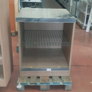 MOBILE IN LEGNO CON PIANO IN ACCIAIO