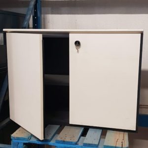 ARMADIO BASSO IN LEGNO