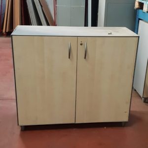 ARMADIO BASSO IN FERRO CON ANTE IN LEGNO