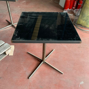 TAVOLO BAR CON PIANO IN VETRO